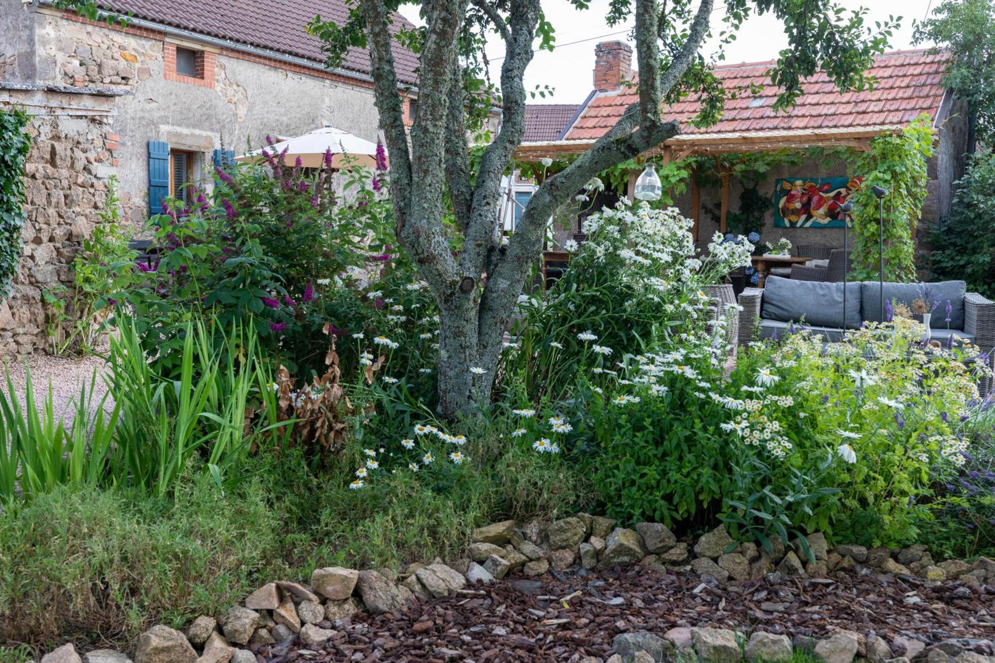 Bed and Breakfast Domaine La Pomme De Pin Louroux-de-Beaune Экстерьер фото